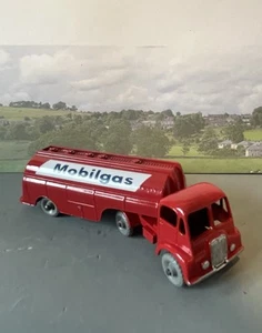 Matchbox Lesney Major Pack 8 Thorneycroft 2400 Gallon Tanker. Mobilgas - Picture 1 of 5