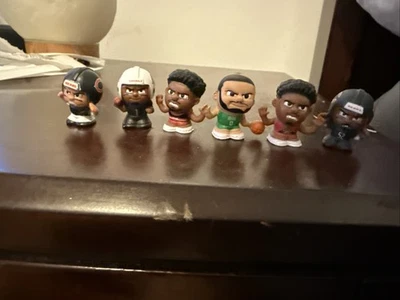 Lote TeenyMates NBA/NFL - Imagem 1 de 4