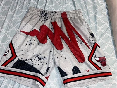 Mitchell & Ness Sz XL NBA Chicago Bulls Hyper Hoops Swingman Graffiti Shorts - Image 1 of 4