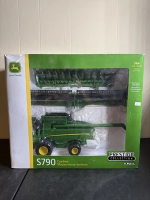 COMBINADORA JOHN DEERE S790 CON CABEZA DE GRANO Y CABEZA DE MAÍZ DE 12 FILAS ESCALA 1/32 NUEVA EN CAJA PRESTIGE Foto 1 de 4