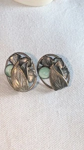 Vintage Tschechische Jugendstil Ohrringe verziert grüner Stein feine Details Schraubverschluss  - Bild 1 von 11