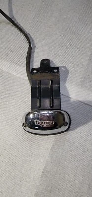 Luz de etiqueta Triumph Thunderbird Sport 900 1998 fabricante de equipos originales Foto 1 de 3