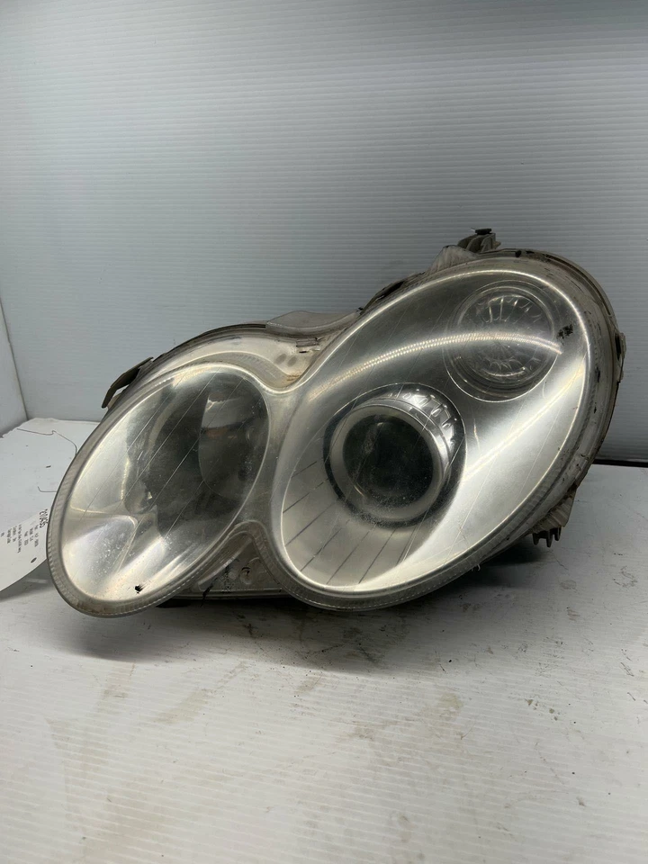 Conjunto de faros izquierdo MERCEDES CLK 2003 2004 2005 2006 Foto 1 de 1