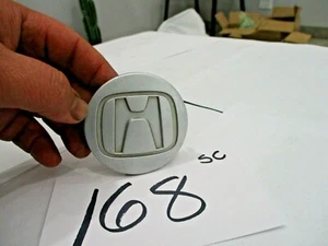 Honda 44732-SJC-A500 Hub Cap Center Small Cap used #168-SC - Picture 1 of 3