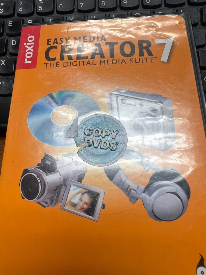 Roxio Easy Media Creator 7 two CDs (Program & Content Library) -Windows 2000/XP - Image 1 of 1