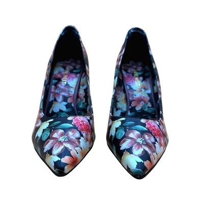 Nine West Floral Pumps Women's 8.5 Black Multicolor Pointed Toe Heels Whimsigoth - Image 1 of 4