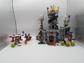 LEGO Angry Birds King Pigs Castle(75826)& Piggy Plane Attack(75822) 98% Complete