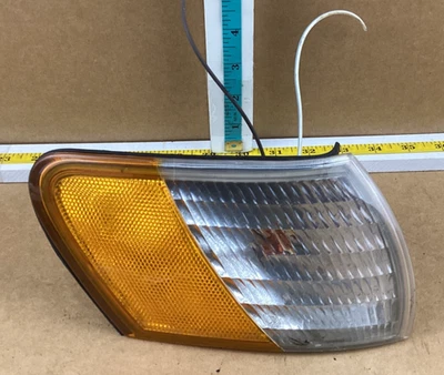 1992-1995 Ford Taurus Front Right Passenger Side Corner Turn Signal Light OEM - Image 1 of 4