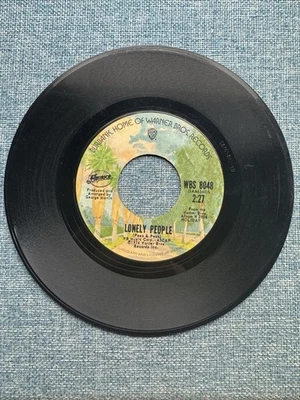 America ' Lonely People ' 7" 45 US 1974 ROCK WBS 8048 VG+ - Image 1 of 2