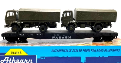 HO ATHEARN 1394 50 FT FLAT CAR WABASH # 40613 W/ 2 ARMY MILITARY TRUCKS VEHICLES - Image 1 of 2