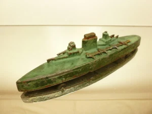 VINTAGE METAL SHIP AIRCRAFT CARRIER - GREEN L15.5cm - FAIR/GOOD CONDITION - Imagen 1 de 7