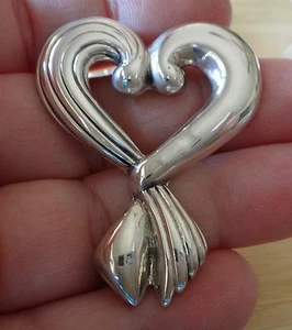 Sterling Silver 3D 47x40mm 7gram Detailed Heart Pin Brooch - Picture 1 of 3