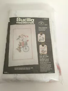 Vintage Bucilla Nadel Krippe Abdeckung 40" x 60" Tiere Reiten Dreirad - Bild 1 von 4