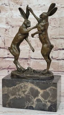 EXCELENTE PAR DE LIEBRES DE BOXEO, ESTATUA DE BRONCE ANIMAL ESCULTURA FIGURA DECORACIÓN DEL HOGAR Foto 1 de 4