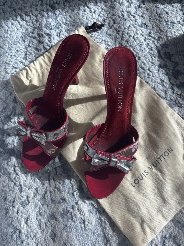 Louis Vuitton Takashi Murakami Cherry Mules Tacones Lona, Talla 37 Foto 1 de 4