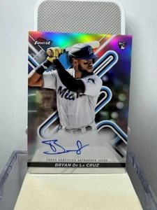 2022 Topps Finest - Bryan De La Cruz RC Auto #FA-BD Marlins/Braves - Picture 1 of 2
