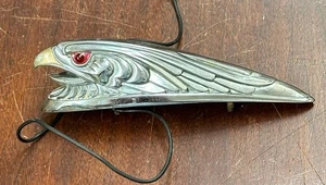 Ornamento parafango vintage vecchio becco e occhi illuminati Eagle Spirit per Harley - Foto 1 di 13