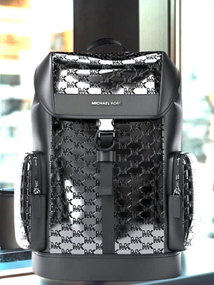 Mochila de viaje Michael Kors Cooper para hombre mediana metálica con logotipo grabado en relieve negra Foto 1 de 4