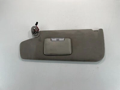 06-10 JEEP COMMANDER LADO IZQUIERDO PARASOL PARASOL CON ESPEJO Y LUZ OEM, 268-01775 Foto 1 de 4