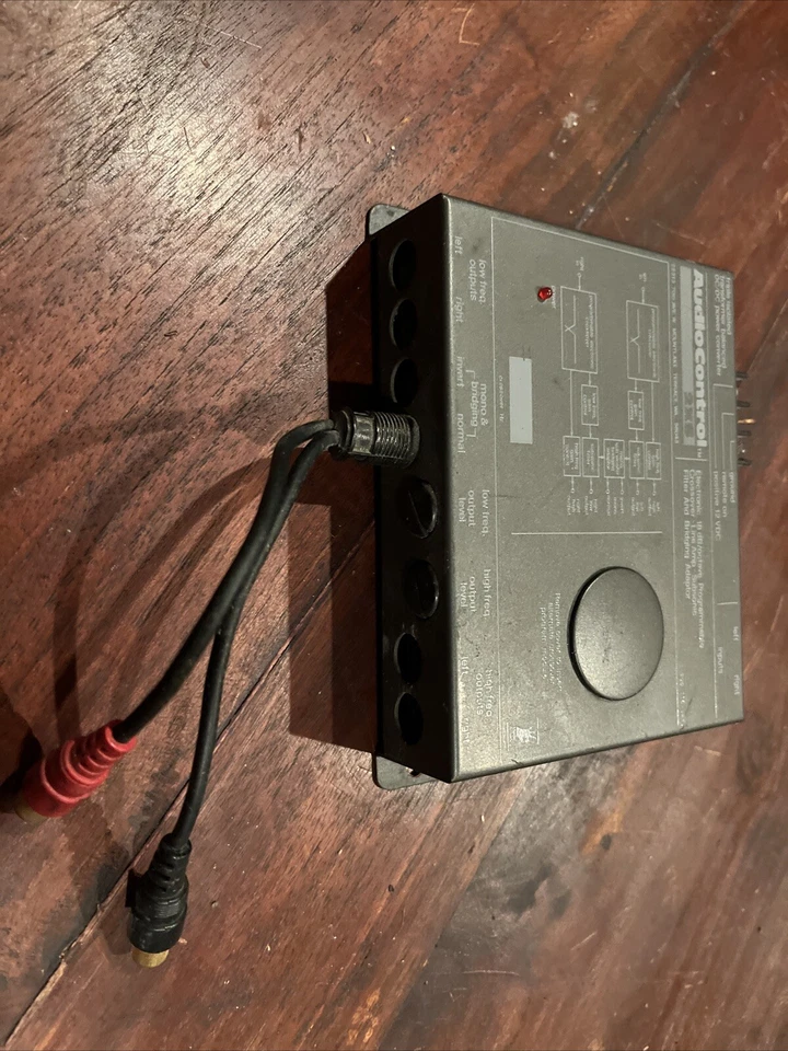 Old school AUDIO CONTROL  2xs crossover amplifier System - Image 1 of 4