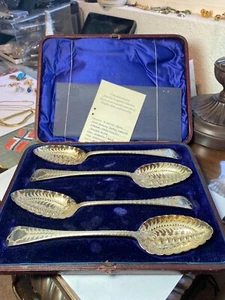 1875 ENGLISH SHEFFIELD SILVER ROBERTS & BELK CASED BERRY SPOON SET FINE QUALITY - Picture 1 of 12