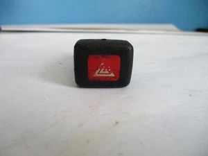 Interruptor intermitente advertencia ORIGINAL MITSUBISHI CARISMA 1.8 GDI MR911155 (EN SCH 68)  - Imagen 1 de 5