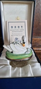 HALCYON DAYS RARE SWAN & CYGNETS BONBONNIERE MHD 1469 BOXED & PERFECT - Picture 1 of 9