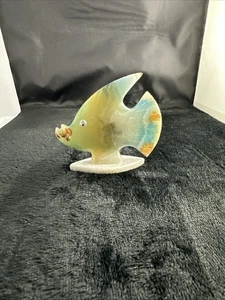 Peces teñidos multicolor de ónix blanco tallados a mano - Imagen 1 de 11