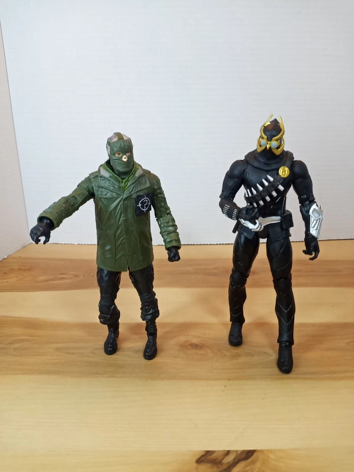 Garra DC Multiverse 2022 Court Of Owls 7" + Batman -The Ridler Resin 7" 2021 Foto 1 de 4