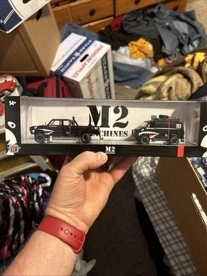 M2 Machines Hauler 1973 CHEVROLET CHEYENNE SUPER 30 4x4 DUALLY 1971 G10 VAN 4x4 - Image 1 of 4