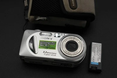 Sony Digital Camera Cybershot DSC-P8 3.2MP Silver Tested - Image 1 of 4
