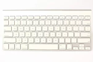 Genuine Apple Model A1314 Aluminum Wireless Bluetooth Keyboard - Picture 1 of 5