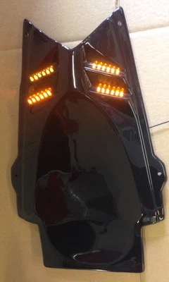 PLÁSTICO ABS NEGRO PLANO SIN PINTAR 2003-04 SUZUKI GSXR 1000 UNDERTAIL - NUEVO Foto 1 de 4