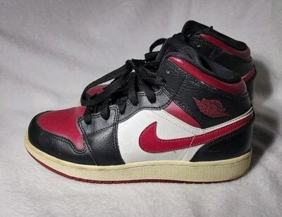 Nike Air Jordan 1 Mid Bred Toe Negro Rojo Noble GS Juvenil Talla 6Y 554725-066 Foto 1 de 4