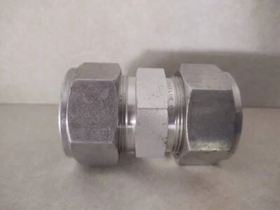 Swagelok S-1610-6 Steel Hydraulic Compression Union 1" to 1" Tube Fitting - Image 1 of 4