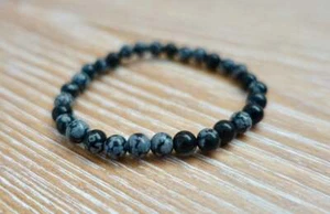 Bracciale Fiocco di Neve Grigio Pietra Perline Chakra Guarigione Quarzo Yoga Gemma Naturale - Foto 1 di 3