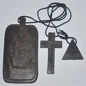 Collana scapolare grande legno inciso Anting Anting amuleto religioso filippine - Foto 1 di 4