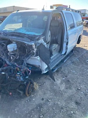 Used Engine Control Module (ECM) fits: 2005 Chevrolet Suburban 1500 Throttle Con - Image 1 of 4