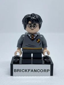 LEGO HP Harry Potter Gryffindor Sweater with Crest Minifigure (hp265) [76385] - Picture 1 of 2