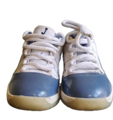 Kids Jordan 11 retrô lenda baixa azul claro 1Y - Imagem 1 de 4