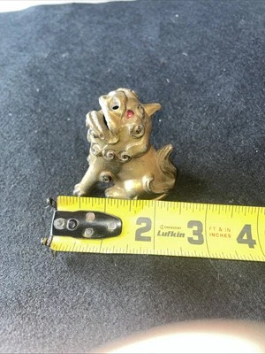 Antigua estatuilla china de latón Foo Dog pequeña Foto 1 de 4