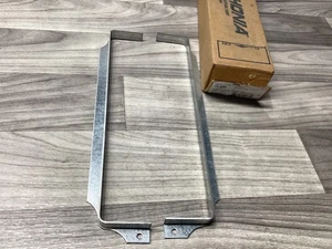 Lithonia PFE Leuchtstoffröhren Deckenhalterungen #114B103PR2 - Bild 1 von 2