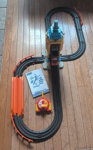 Fisher Price 2010 Disney Cars 2 Big Bentley Tower Escape GeoTrax -Complete Works - Picture 1 of 11