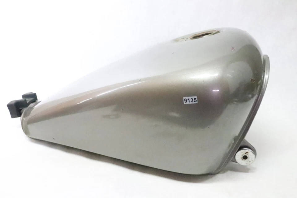 1983 HONDA CX 650 C OEM GAS FUEL TANK  175A1-ME8-000 Foto 1 de 4