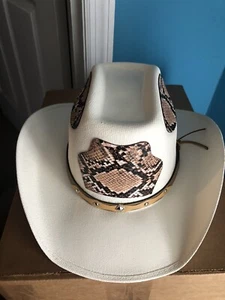 KIDS COWBOY HAT , PITHON PATCH . , SOMBRERO VAQUERO PARA NINO ,CON DISENO - Picture 1 of 3