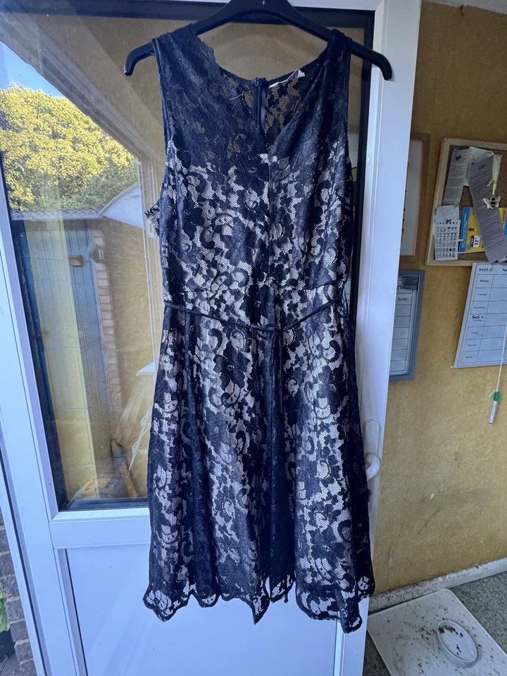 Vestido de festa de renda preto tamanho 22. LEIA A DESCRIÇÃO - Imagem 1 de 4