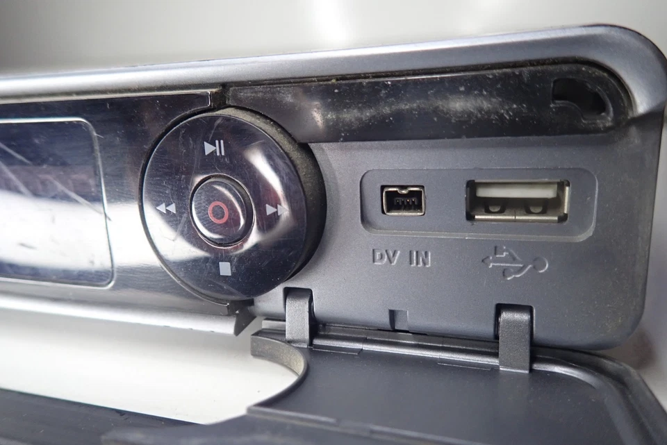 Philips DVDR3600 DVD Recorder Reg.2 EU PAL Secom TV Tuner Without remote control - Image 1 of 4