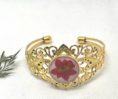 Pulsera Flor Anémona Roja en Filigrana Color Dorado. Ajustable. Foto 1 de 4