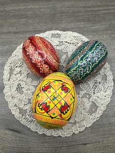 Pysanky Pisanki Hand Painted Ukrainian Wooden Easter Eggs - Lot of 3 Beautiful - Bild 1 von 2