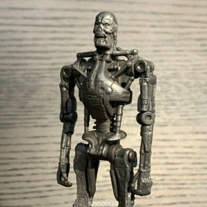 2009 PLAYMATES TERMINATOR SALVATION T-700 ENDOSKELETON 4" Figure boy toy L